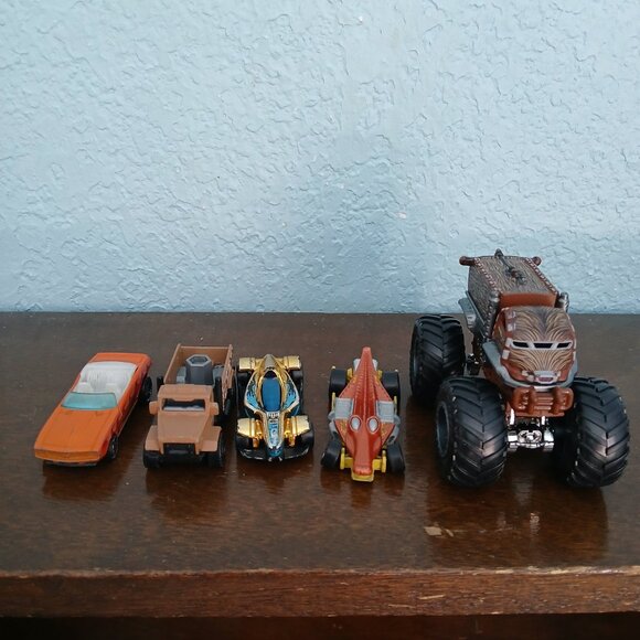 Hot Wheels Mattel Lot 36 Cars w/ Carrying Case Holds 100 Cars - Picture 10 of 16